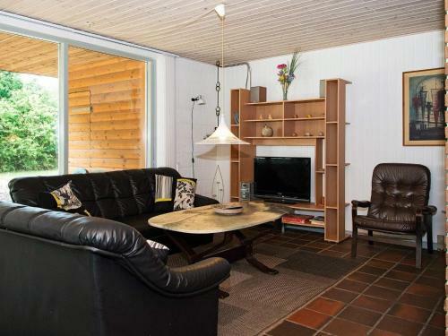 8 Person Holiday Home In Bl�vand