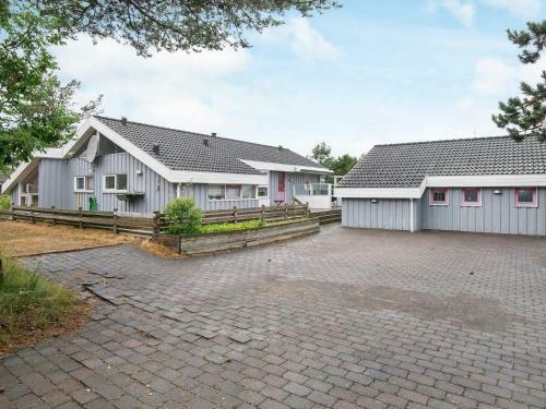 Two-bedroom Holiday Home In Glesborg 6