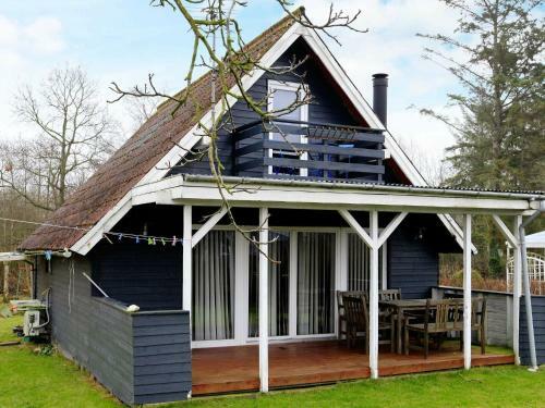 Three-bedroom Holiday Home In Fr�rup 4