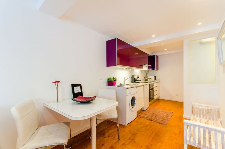Lisbon Core Apartments In Bairro Alto, Chiado