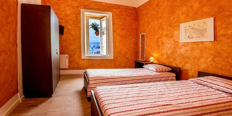Hostal Casinha Das Flores