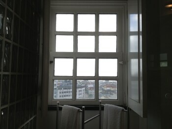 Hostal Lisbon Rooftops Guesthouse