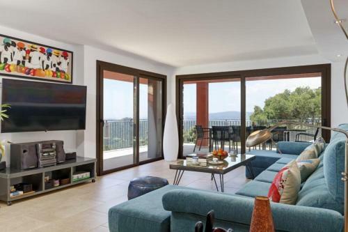 Begur Villa Sleeps 10 With Pool Air Con And Wifi