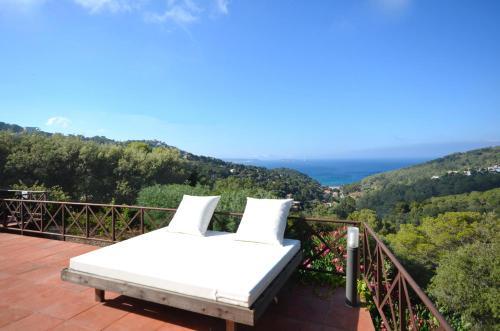 Begur Villa Sleeps 10 With Pool Air Con And Wifi