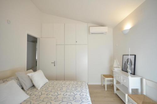Begur Villa Sleeps 10 With Pool Air Con And Wifi