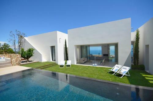 Begur Villa Sleeps 10 With Pool Air Con And Wifi