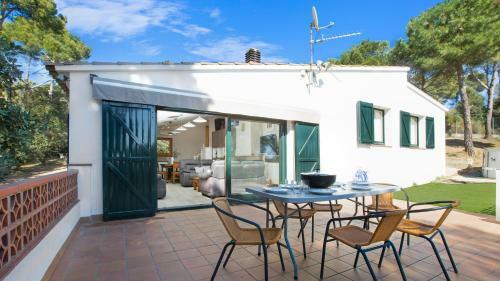 Brugarol Villa Sleeps 6 With Air Con And Wifi