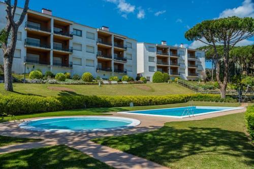 Calella de Palafrugell Apartment Sleeps 7 With Pool
