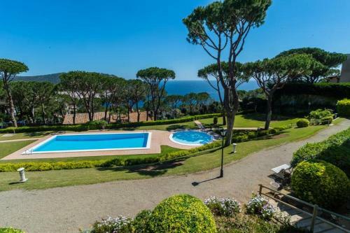 Calella de Palafrugell Apartment Sleeps 7 With Pool