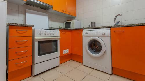 Calella de Palafrugell Holiday Home Sleeps 6
