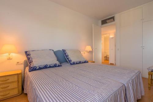 Calella de Palafrugell Apartment Sleeps 5 With Pool