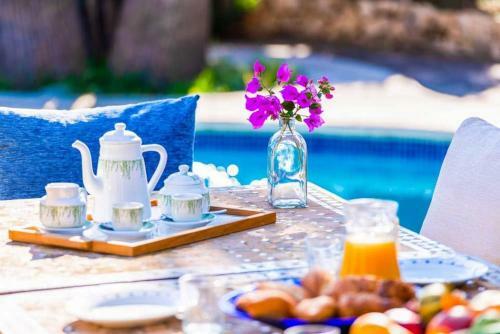 Calpe Villa Sleeps 8 With Pool Air Con And Wifi