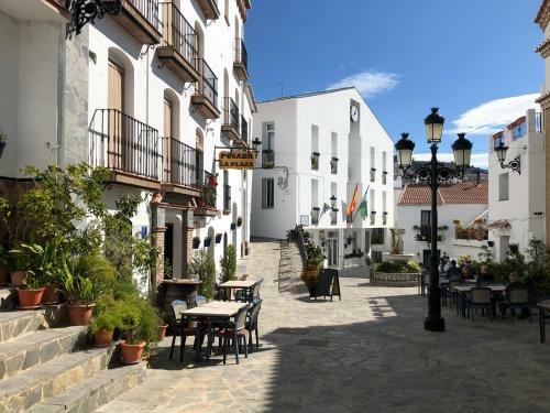 Beautiful 2-bed House In Canillas de Albaida