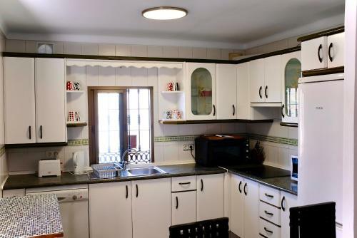 Beautiful 2-bed House In Canillas de Albaida