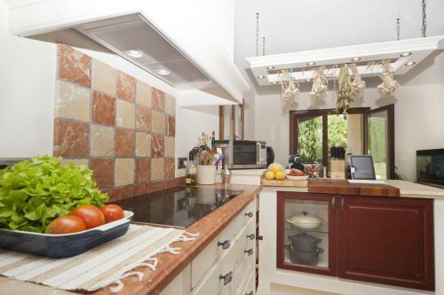 Es Capdella Villa Sleeps 10 With Pool Air Con And Wifi