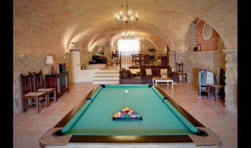 Capmany Apartment Sleeps 5 With Pool And Air Con