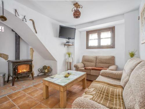 Comfy Holiday Home In Carcabuey With Patio