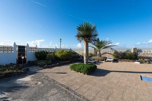 Apartment With Pool And Terrace 1 Min From The Beach
