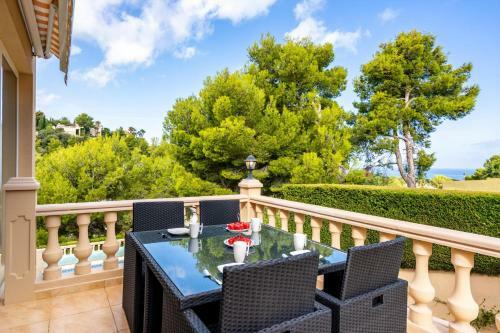 Real Villa Sleeps 6 With Pool Air Con And Wifi