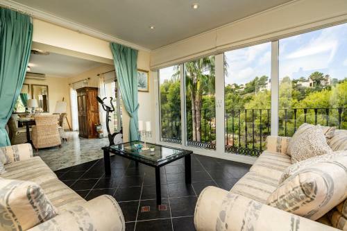 Real Villa Sleeps 6 With Pool Air Con And Wifi
