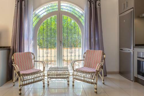 Belgravia Beach Apartments By Dahlia Group