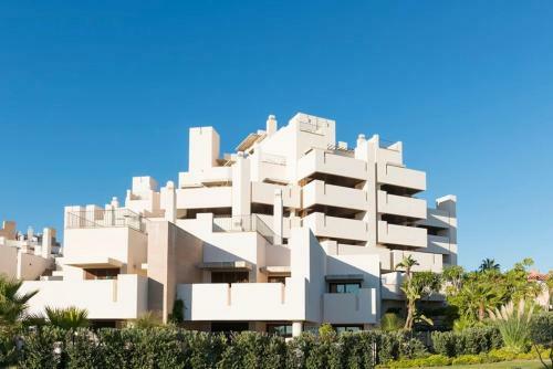 Amazing Penthouse With Rooftop Pool In Estepona