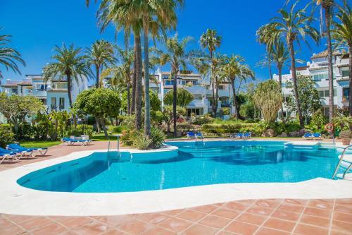 Apartamento Luxury Duplex Penthouse Alcazaba Beach - Rdr157