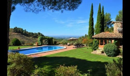 Falset Villa Sleeps 6 With Pool And Air Con