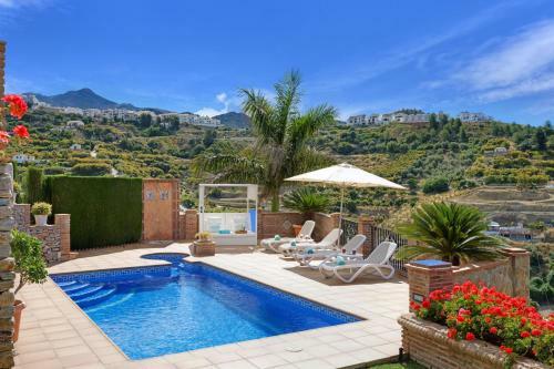 Frigiliana Villa Sleeps 6 Pool Air Con Wifi