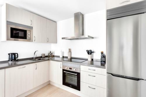 Fuengirola Apartment Sleeps 4 With Pool And Air Con