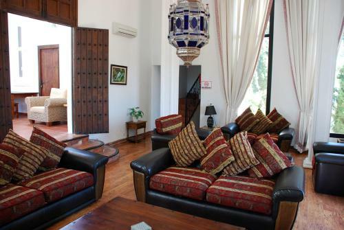Fuengirola Villa Sleeps 10 Pool Air Con Wifi