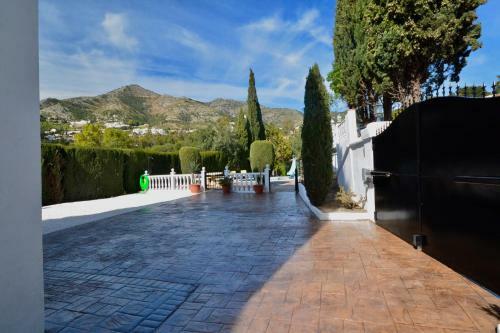Fuengirola Villa Sleeps 10 Pool Air Con Wifi