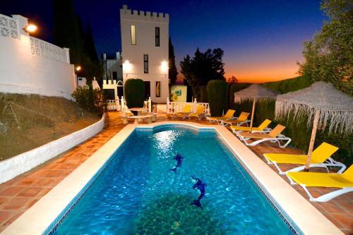 Fuengirola Villa Sleeps 10 Pool Air Con Wifi