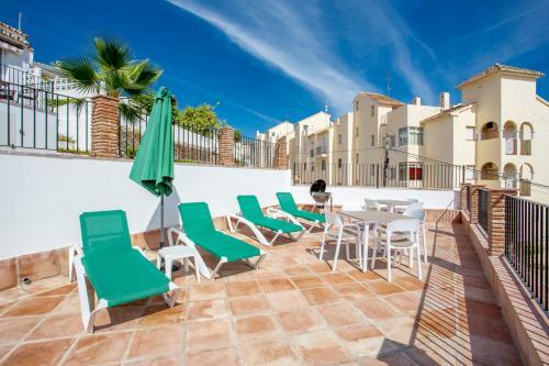 Fuengirola Apartment Sleeps 6 With Pool And Air Con