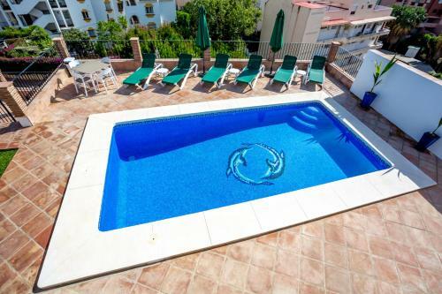 Fuengirola Apartment Sleeps 6 With Pool And Air Con