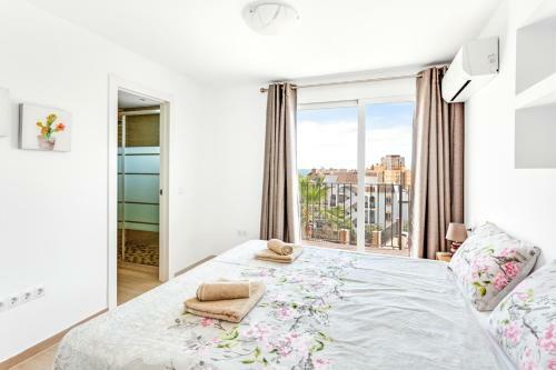 Fuengirola Apartment Sleeps 6 With Pool And Air Con