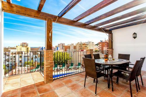 Fuengirola Apartment Sleeps 6 With Pool And Air Con