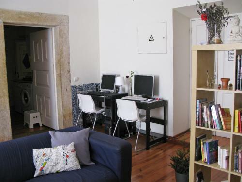 Johnies Place Lisbon Hostel