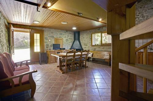 Apartment With 3 Bedrooms In Girona With Shared Pool And Wifi