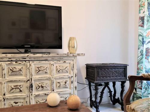 Elegant Apartment In Gij�n With Balcony