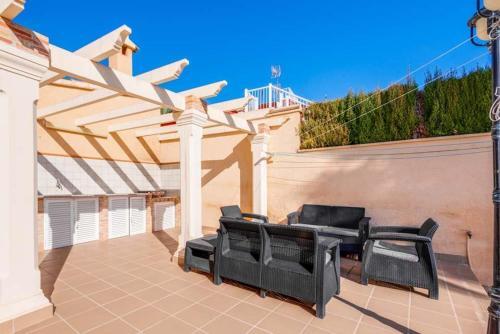 Ifac Villa Sleeps 8 With Pool Air Con And Wifi