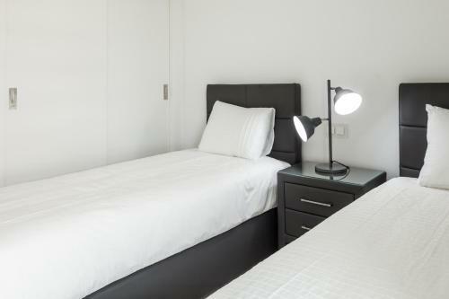 5 Star 3 Bedroom Apartment White Angel