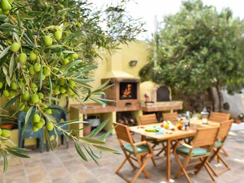 Luxurious Villa In Las Palmas With Swimming Pool