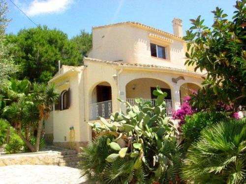 Javea Villa Sleeps 11 With Pool And Wifi