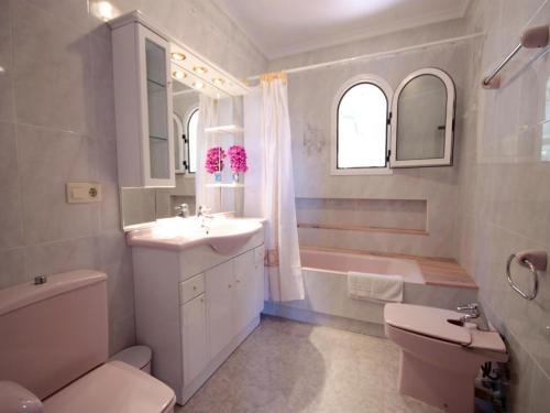 Javea Villa Sleeps 11 With Pool And Wifi