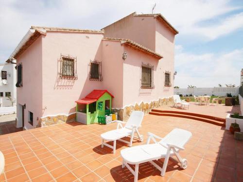 Javea Villa Sleeps 15 With Pool And Wifi