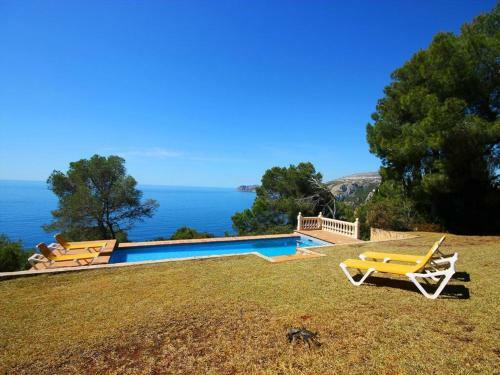 Villa In Javea Sleeps 12 With Pool And Wifi