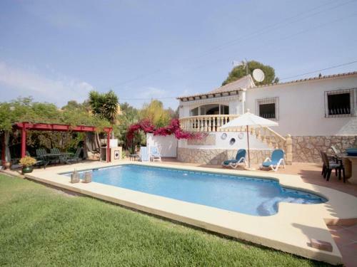 Villa In Javea Sleeps 4 With Pool And Wifi