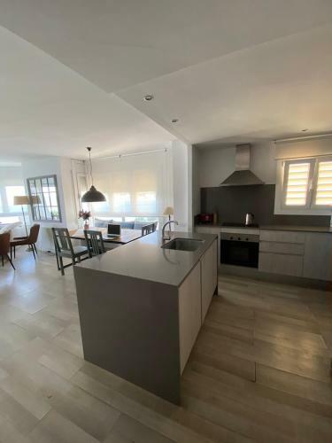 Apartamento Espectacular Piso de 134m2 En Primera L�nea de Mar