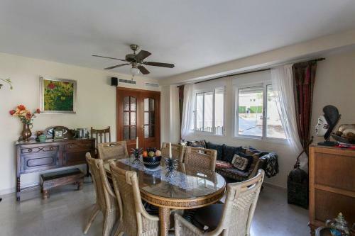 Lovely 3-bed House In La Nucia